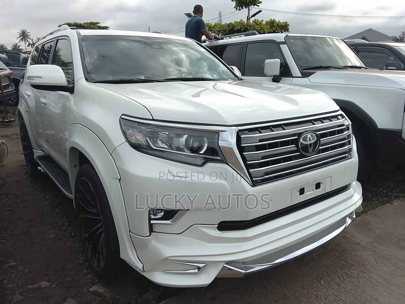 Toyota Land Cruiser Prado 2023 White
