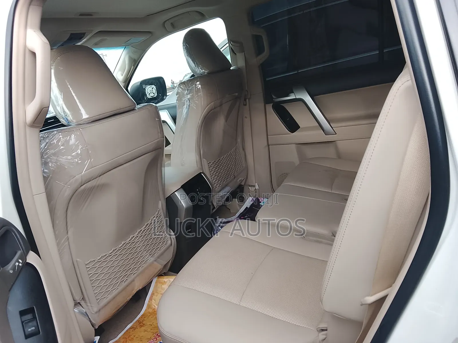 Toyota Land Cruiser Prado 2023 White