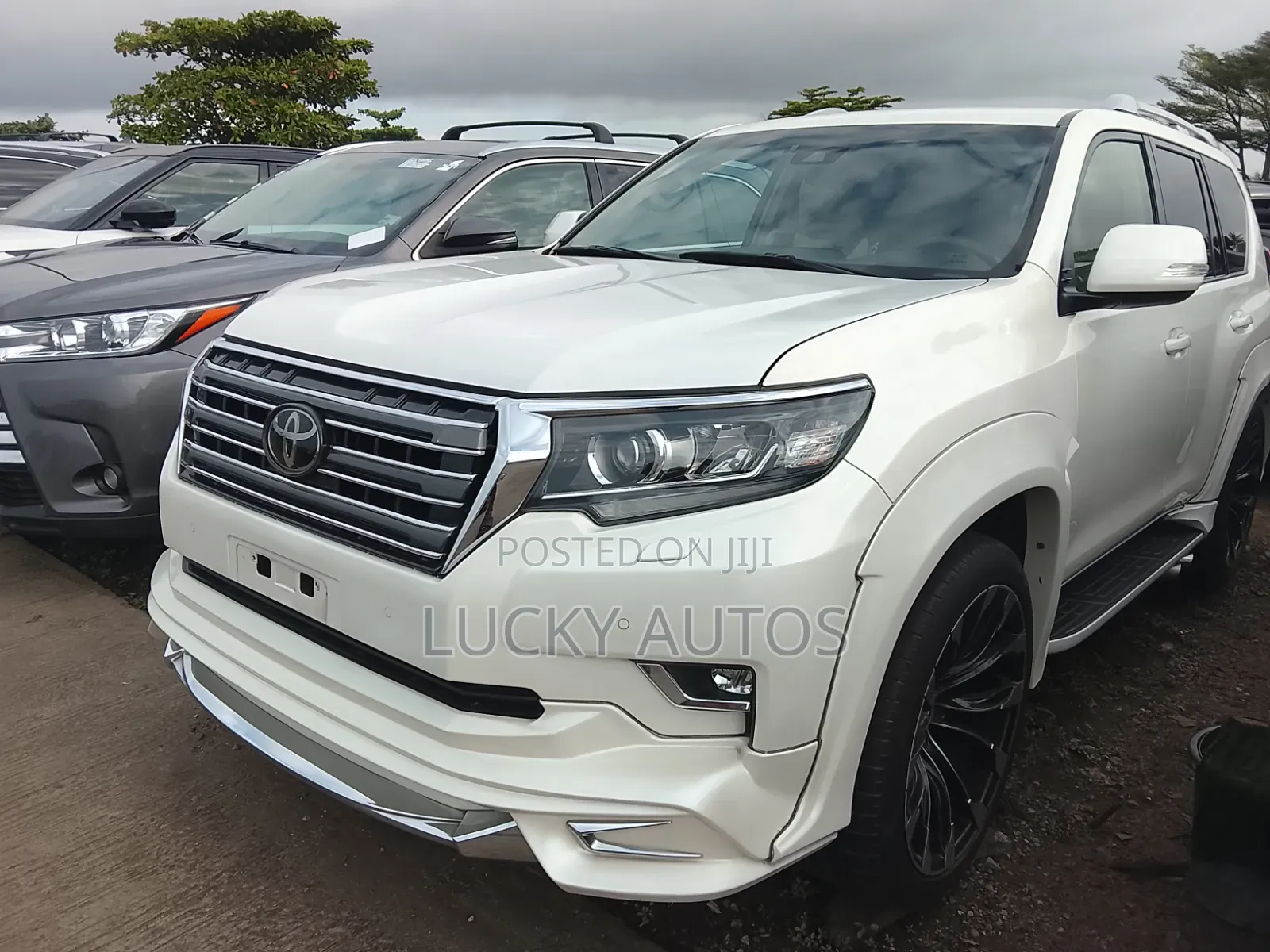 Toyota Land Cruiser Prado 2023 White