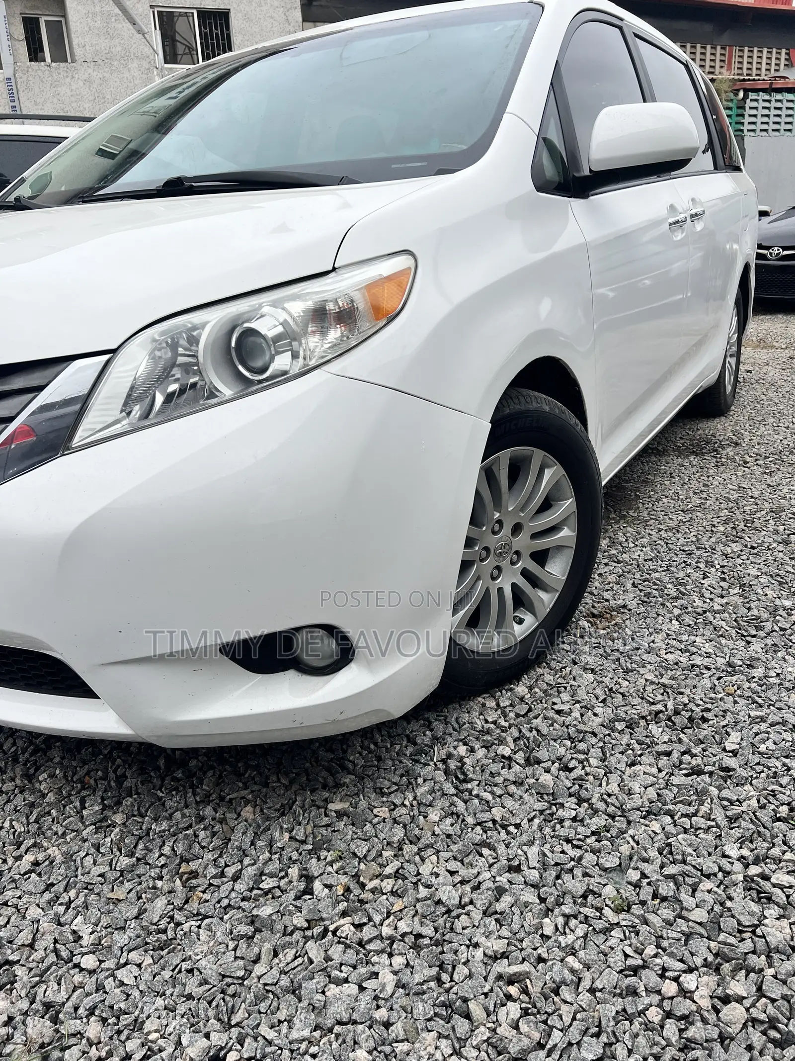 Toyota Sienna XLE 7 Passenger 2012 White