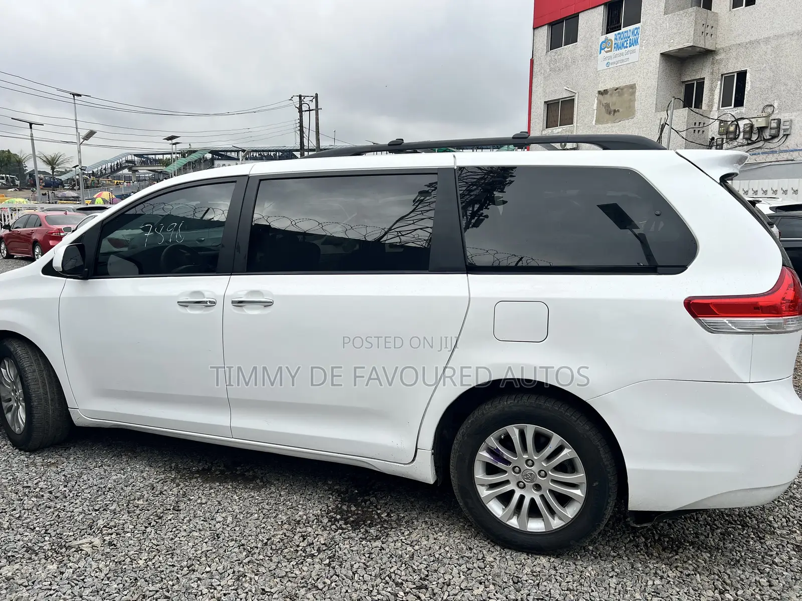 Toyota Sienna XLE 7 Passenger 2012 White