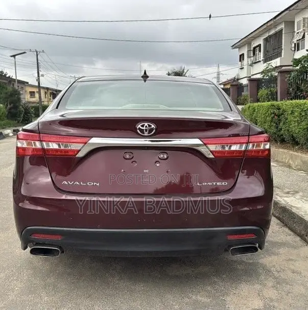 Toyota Avalon Limited (3.5L 6cyl 6A) 2018 Red
