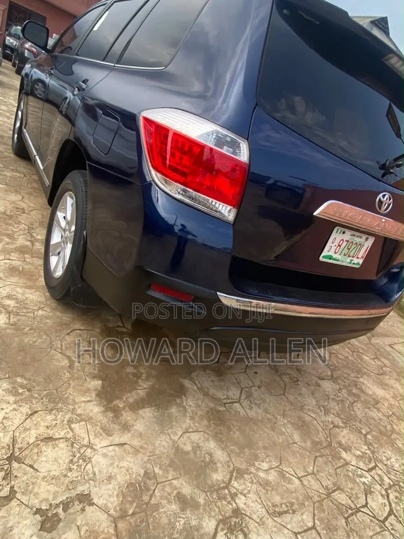 Toyota Highlander 2012 Blue