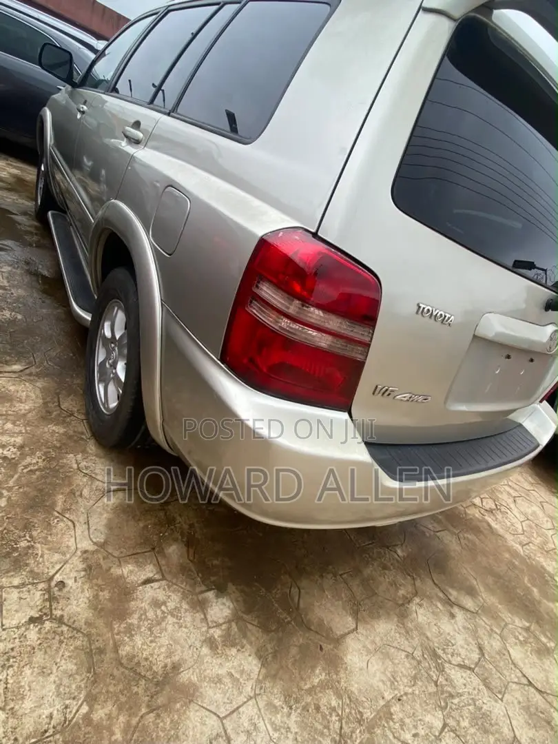 Toyota Highlander V6 AWD 2002