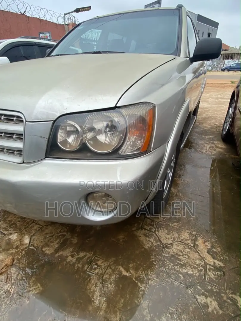 Toyota Highlander V6 AWD 2002