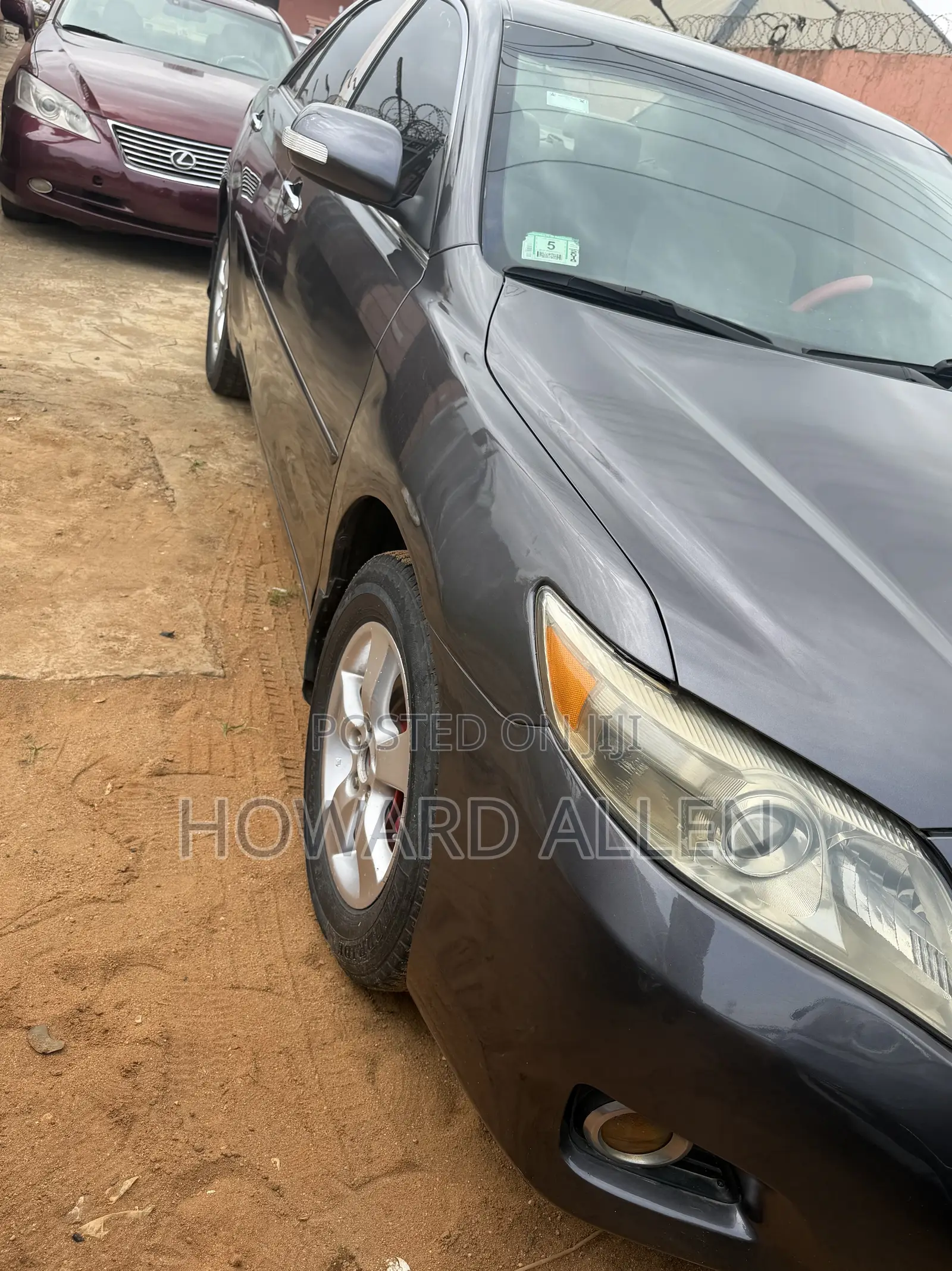 Toyota Camry LE 4dr Sedan (2.5L 4cyl 6A) 2011 Gray