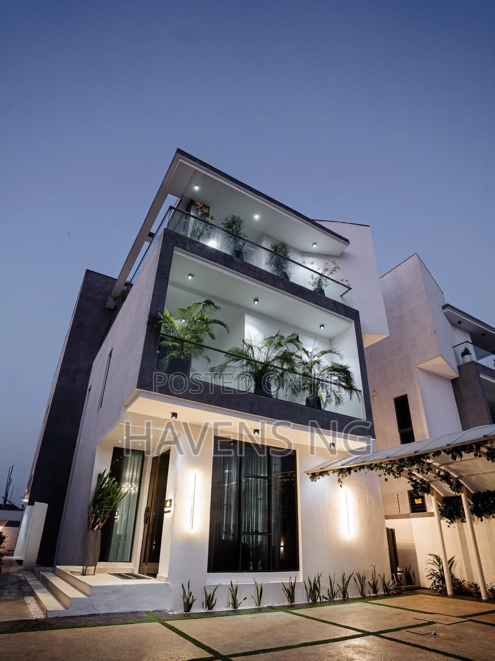 Luxury 5-Bedroom Duplex With Private Pool, Cinema, Gym Games