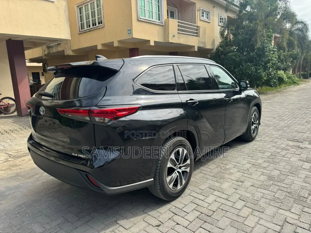 Toyota Highlander XLE 2022 Black