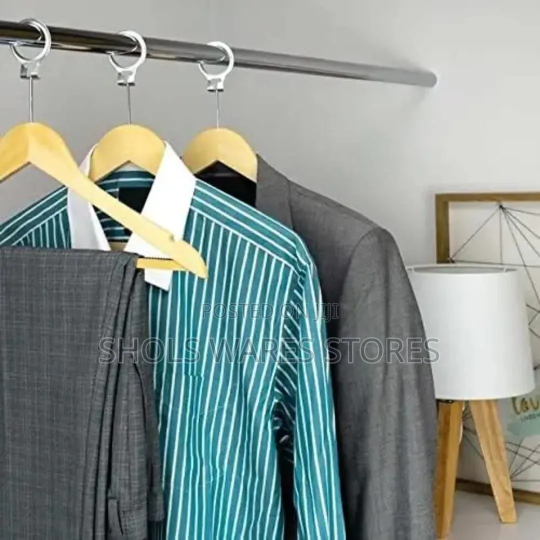 Luxury Anti Theft Security Ring Wooden Clothes Hanger.