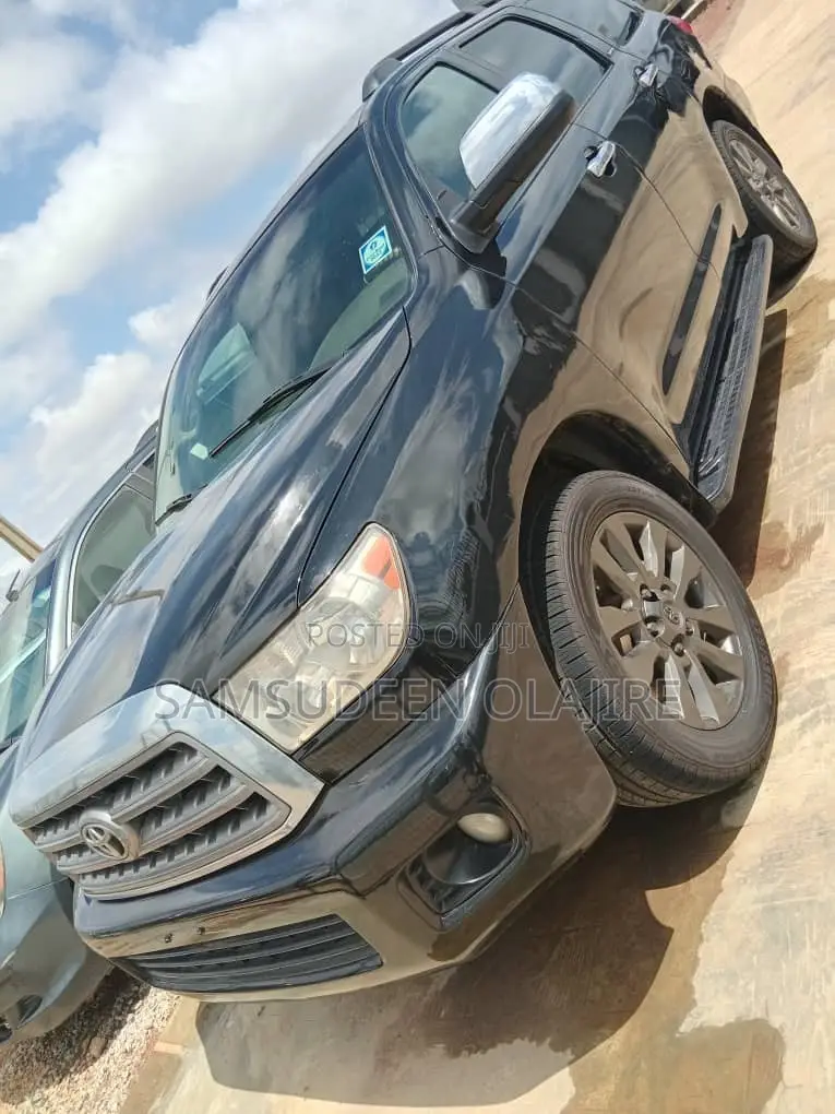 Toyota Sequoia Platinum 4dr SUV (5.7L 8cyl 6A) 2008 Green