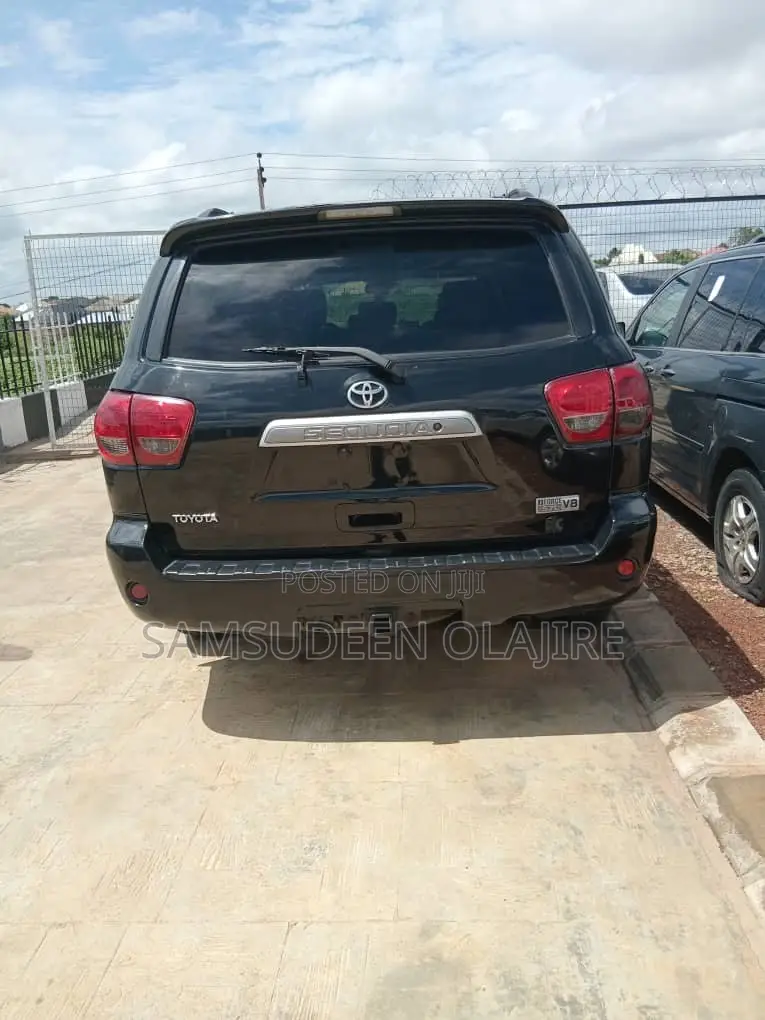 Toyota Sequoia Platinum 4dr SUV (5.7L 8cyl 6A) 2008 Green