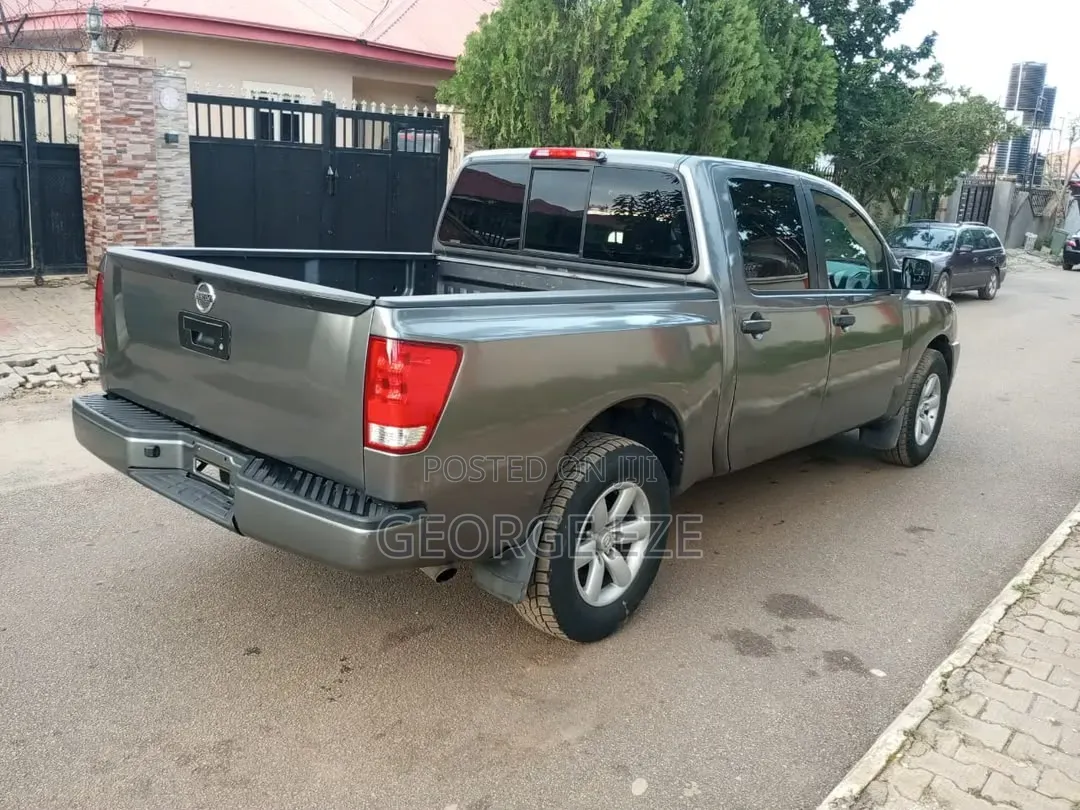 Nissan Titan 2015 Gray