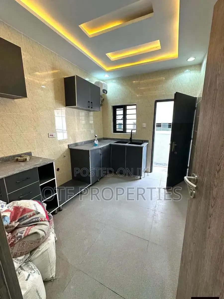 3bdrm Bungalow in Jabi By Airport for sale