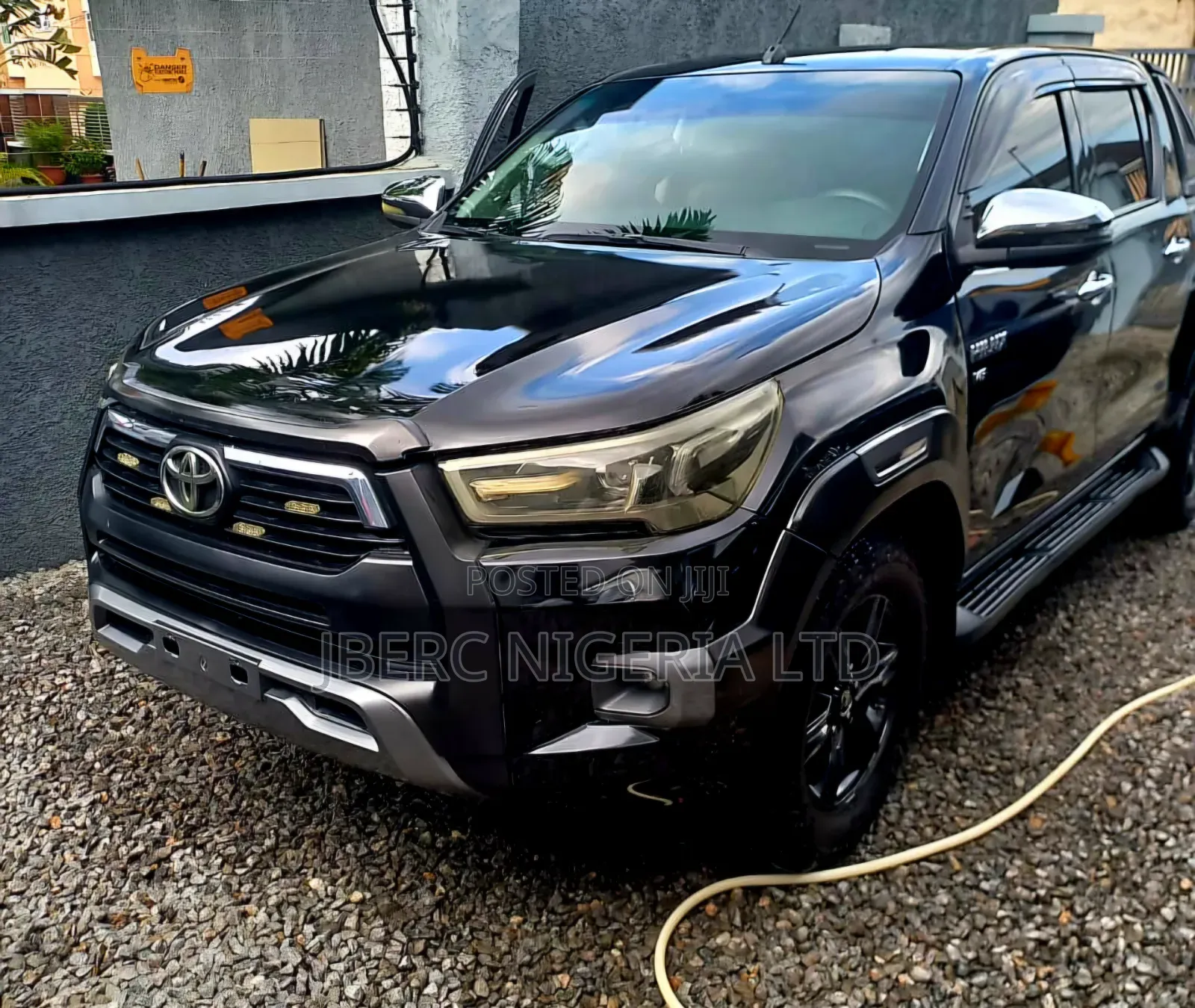 Toyota Hilux 2022 Black