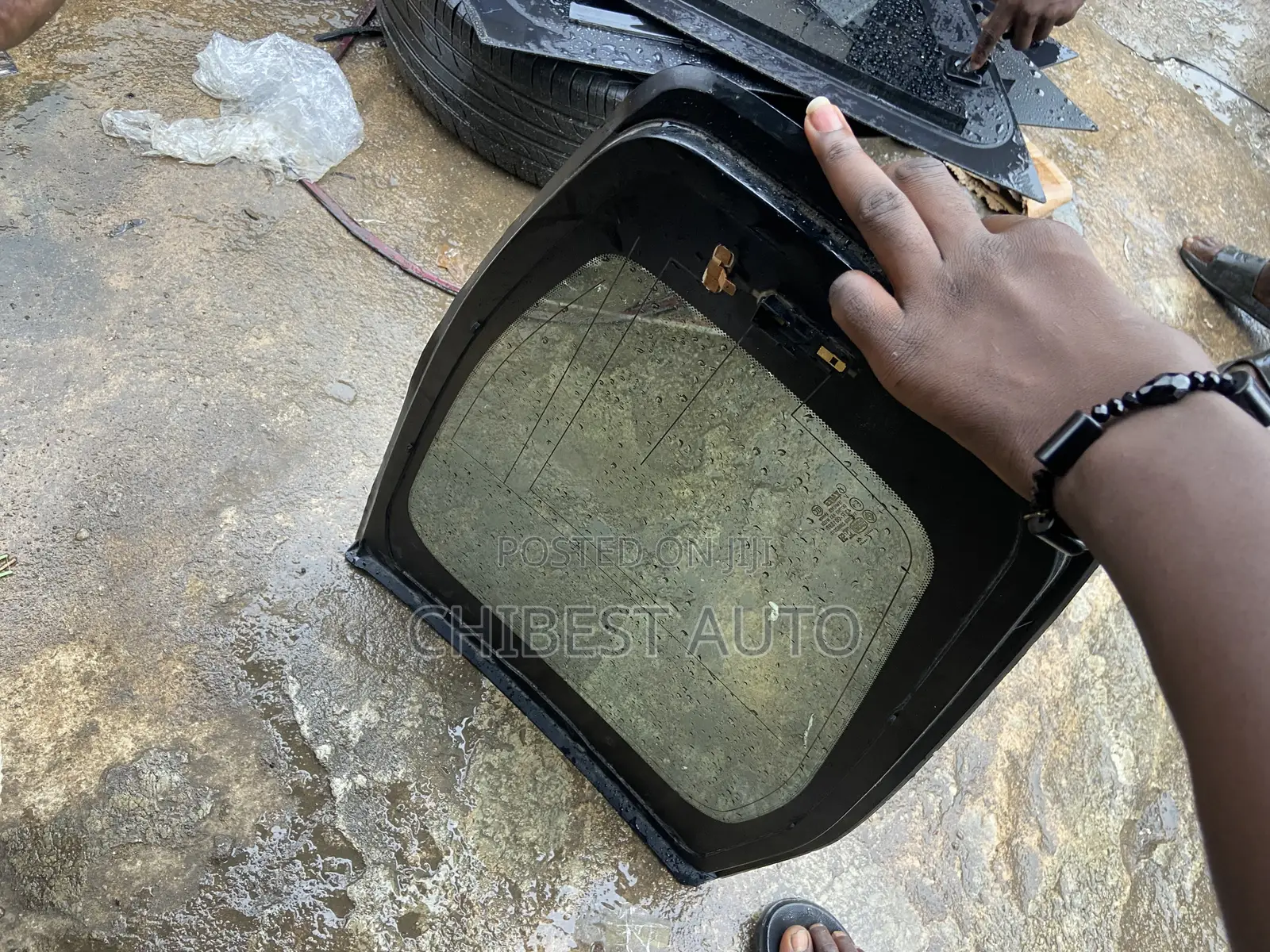 Body Vent Glass for Toyota Land-Cruiser 2024 Available Now