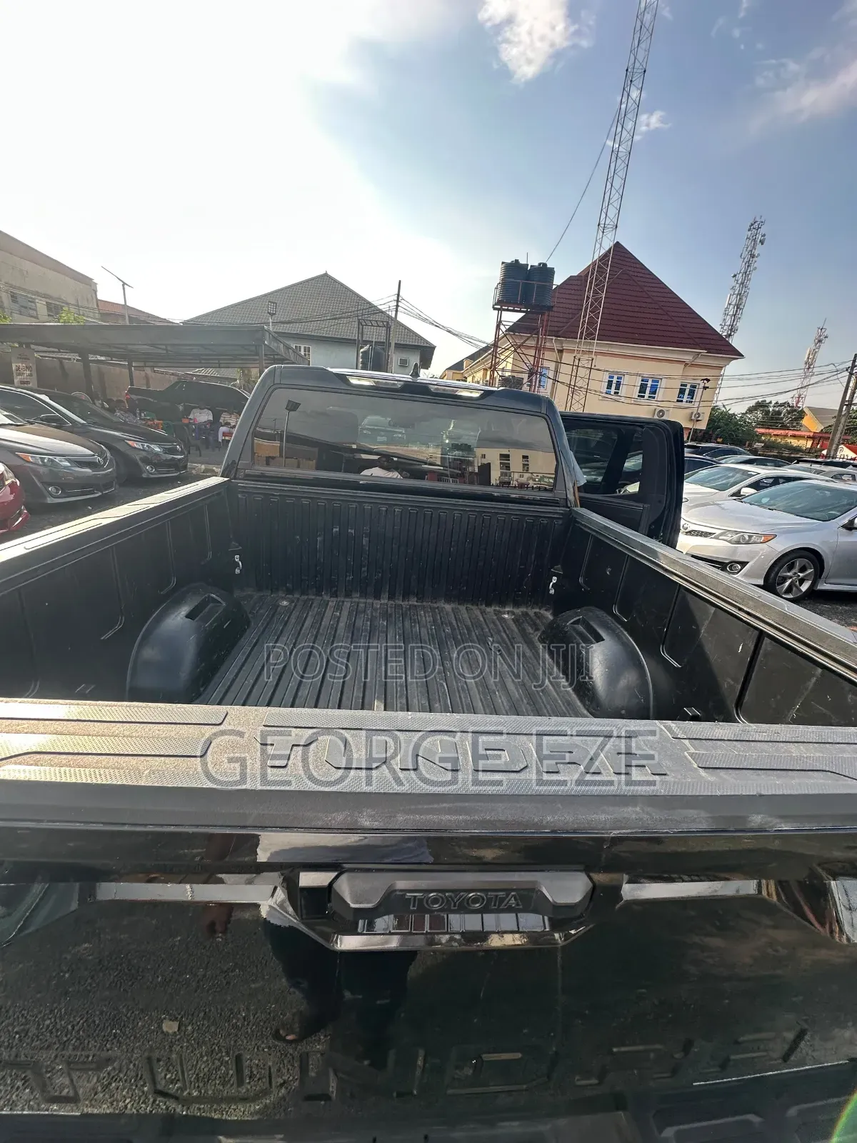 Toyota Tundra 2022 Black