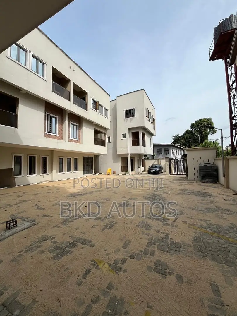 4bdrm Duplex in Gbagada for sale