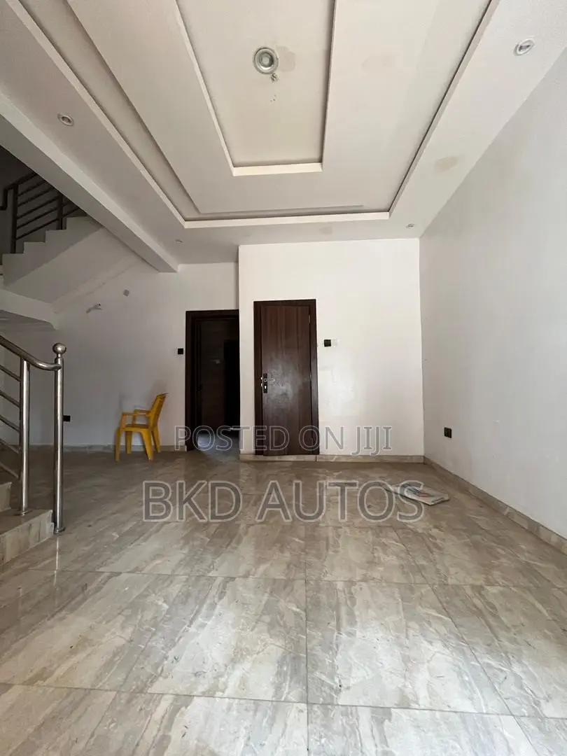 4bdrm Duplex in Gbagada for sale