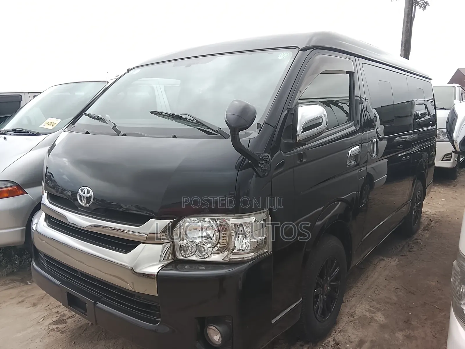 Toyota HiAce 2015 Grey