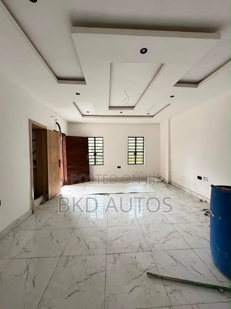 2bdrm Apartment in Yaba for sale