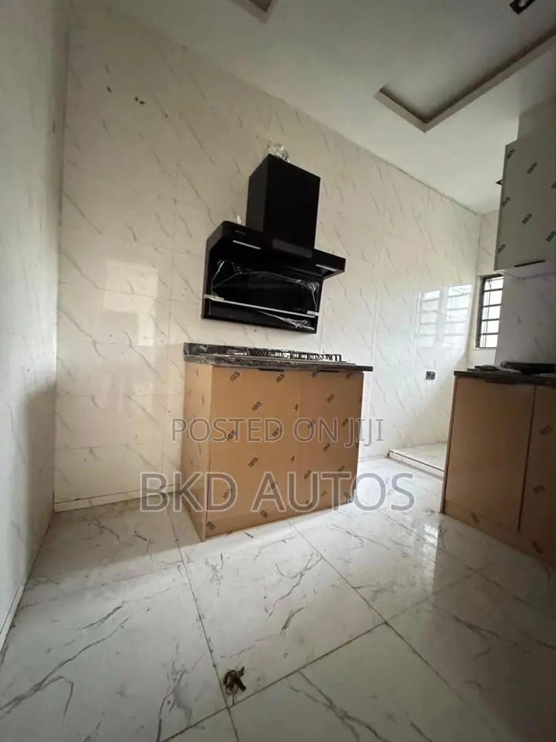 2bdrm Apartment in Yaba for sale