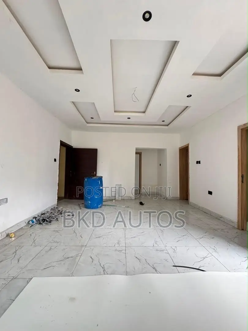 2bdrm Apartment in Yaba for sale