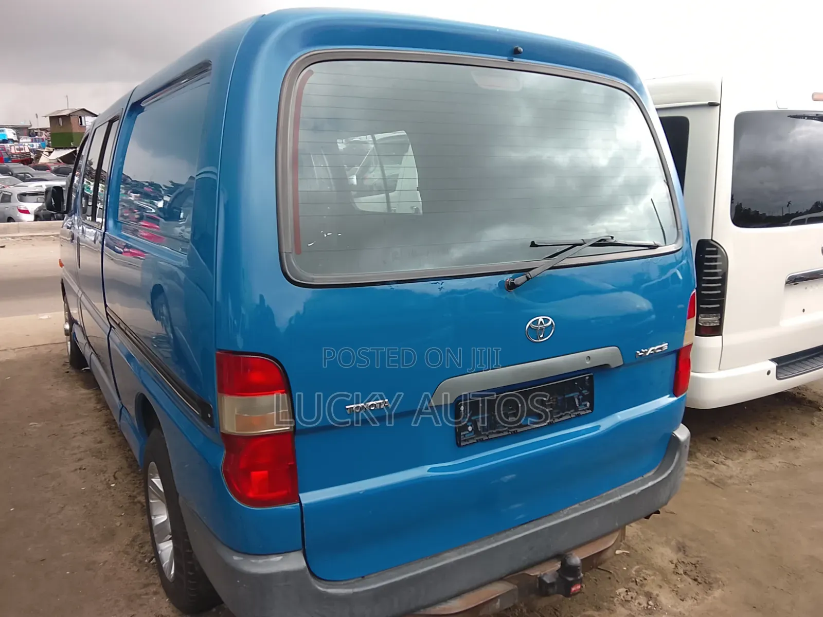 Toyota HiAce 2005 Blue