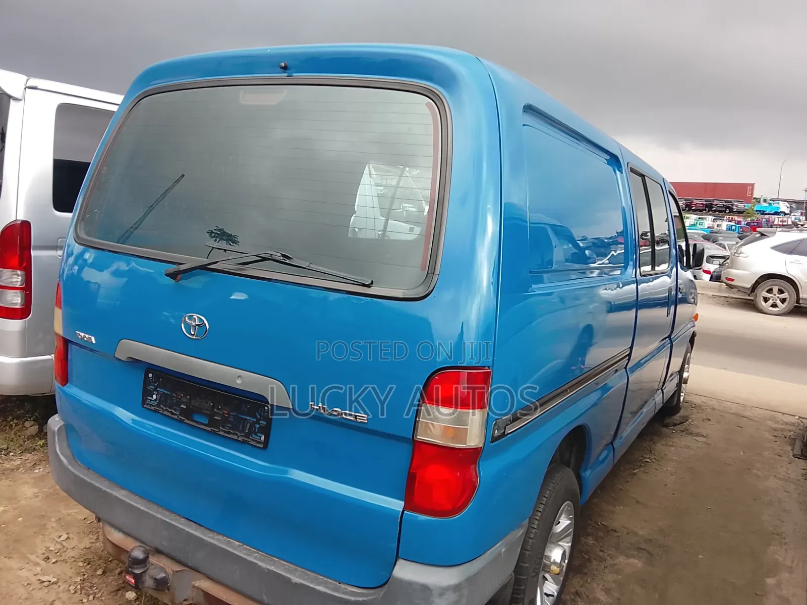 Toyota HiAce 2005 Blue