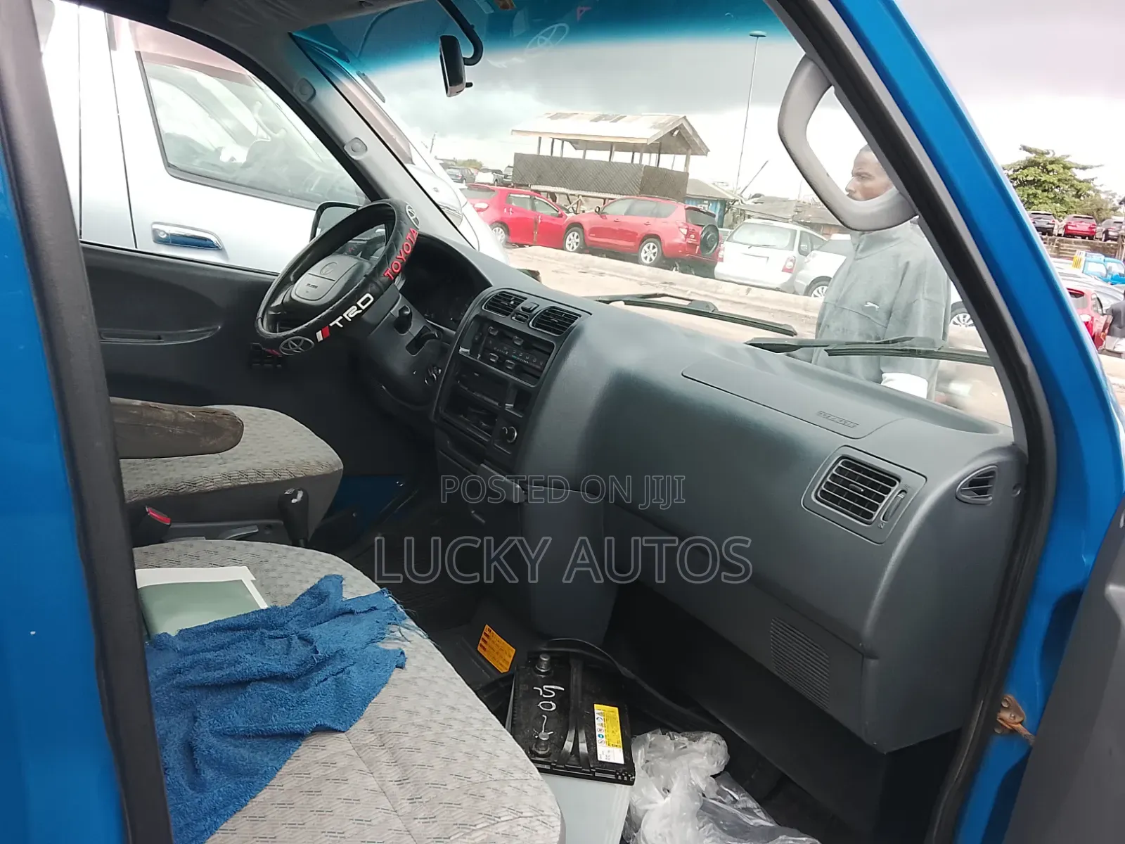 Toyota HiAce 2005 Blue