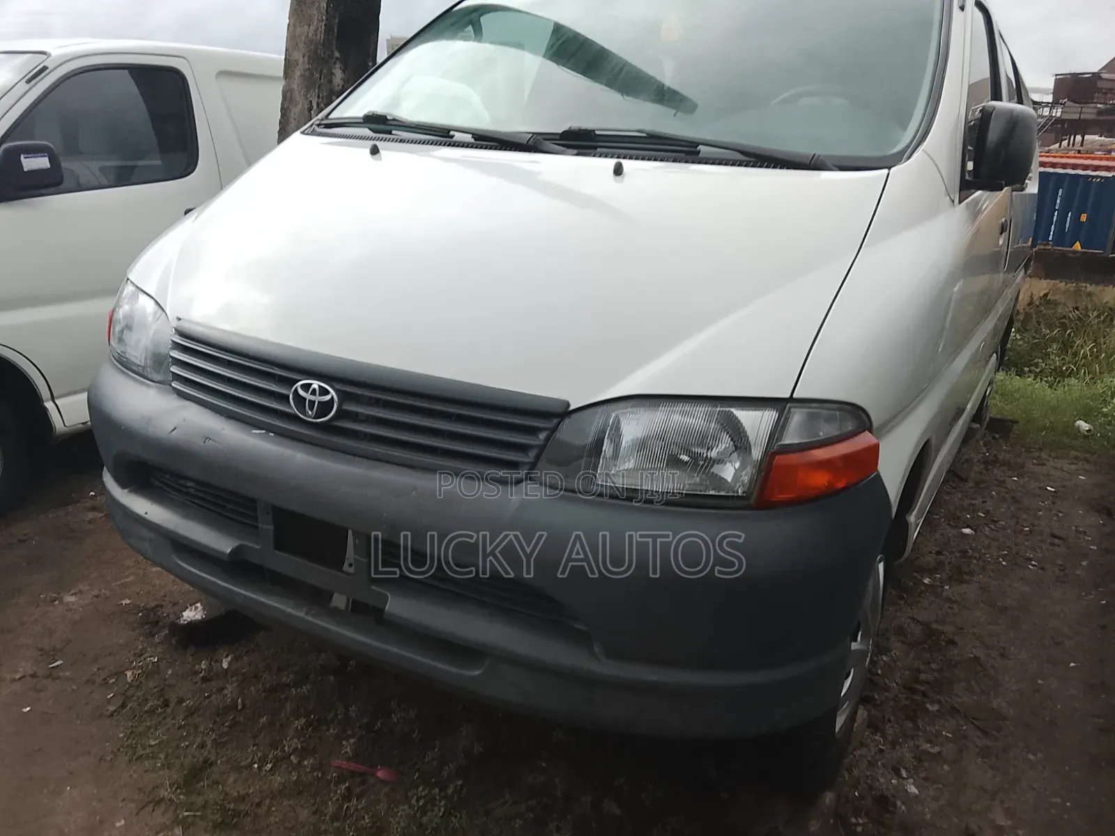 Toyota HiAce 2005 White