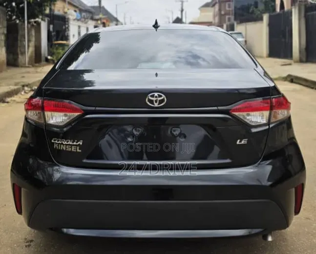 Toyota Corolla LE 2021 Black