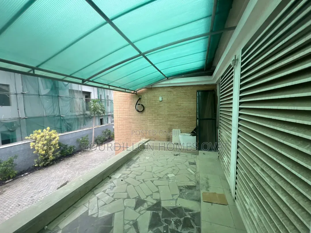 4bdrm Duplex in Lekki Phase 1 for rent