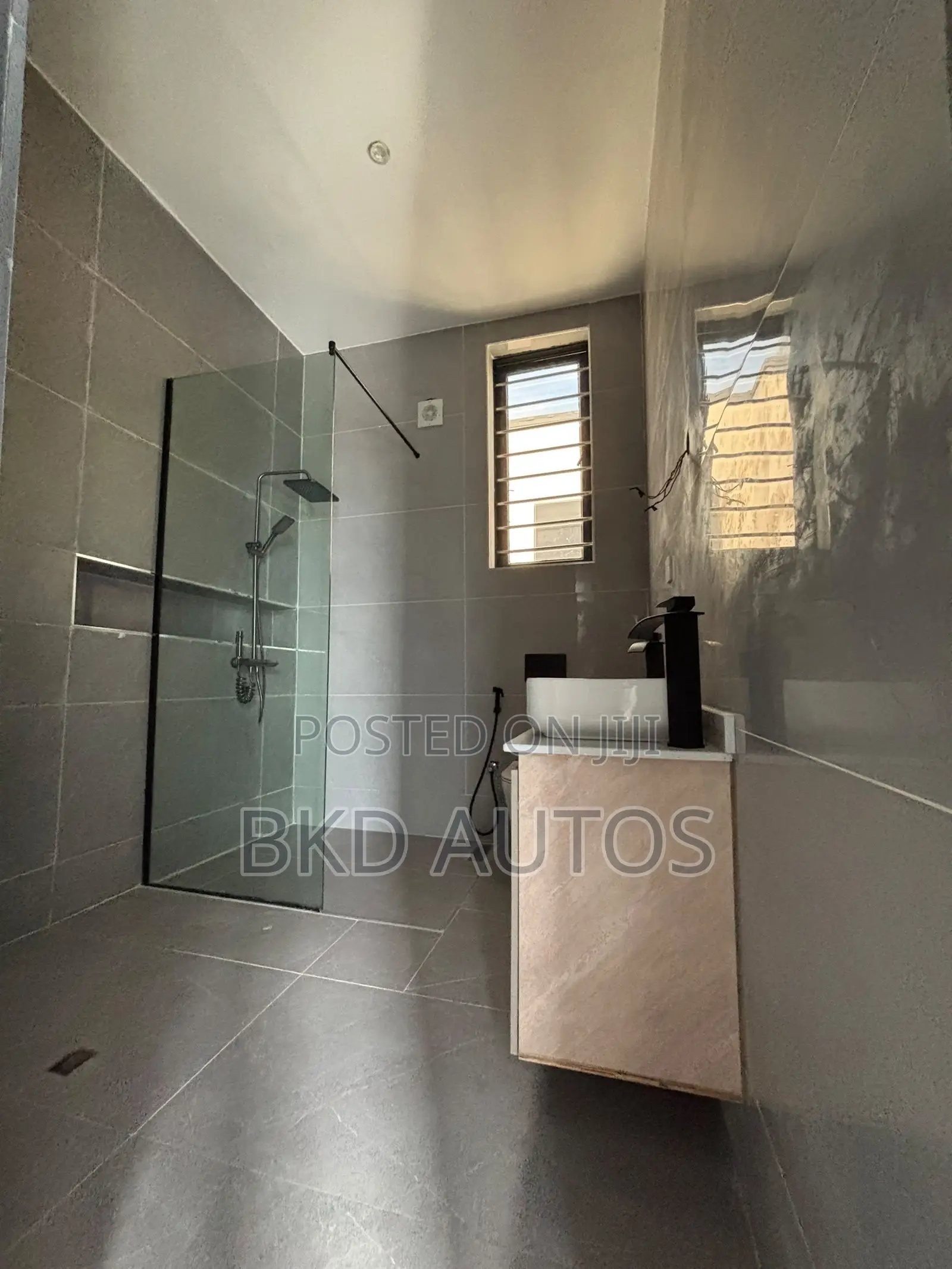 5bdrm Duplex in Omole Phase 2 for sale