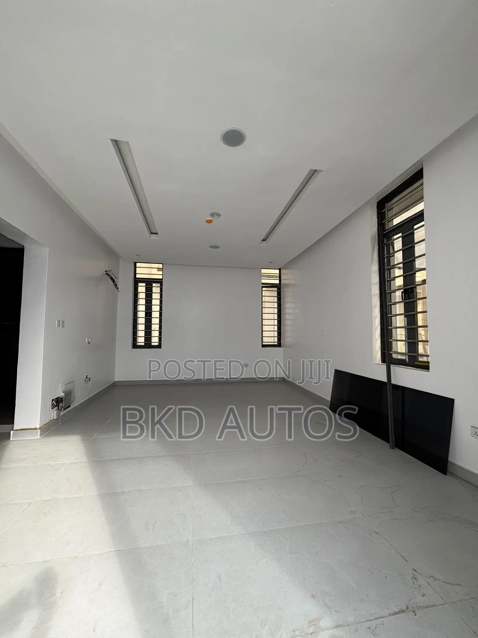 5bdrm Duplex in Omole Phase 2 for sale