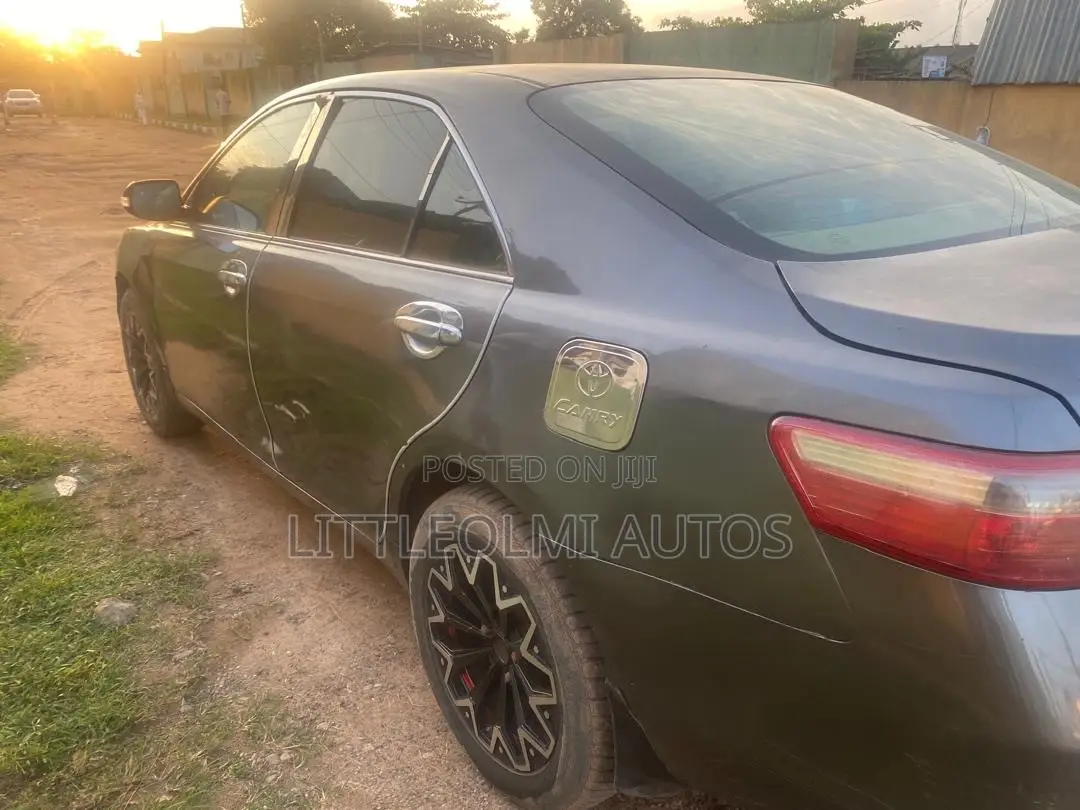 Toyota Camry LE 4dr Sedan (2.4L 4cyl 5A) 2007 Gray