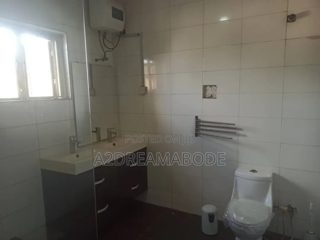 4bdrm Duplex in Ikeja for rent
