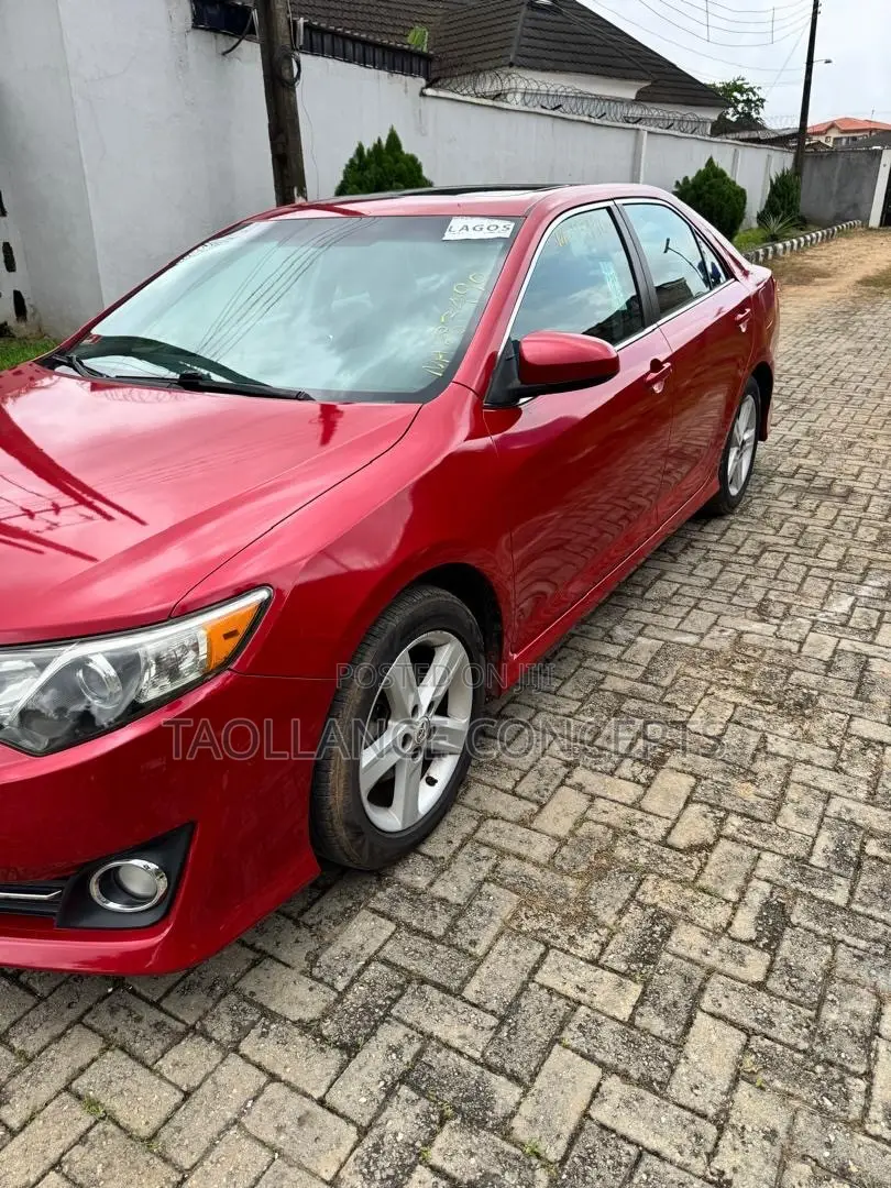 Toyota Camry SE 4dr Sedan (2.5L 4cyl 6A) 2013 Red