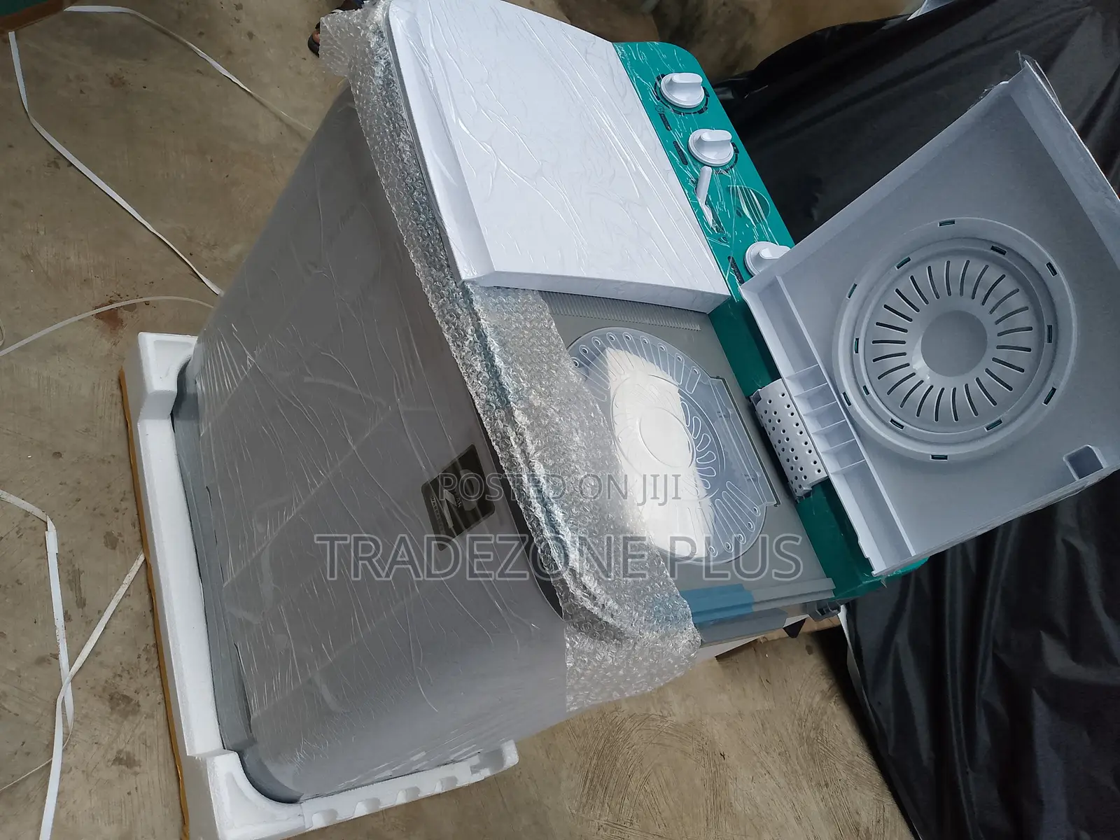 11KG Hisense Manual Top Load Laundry Appliance