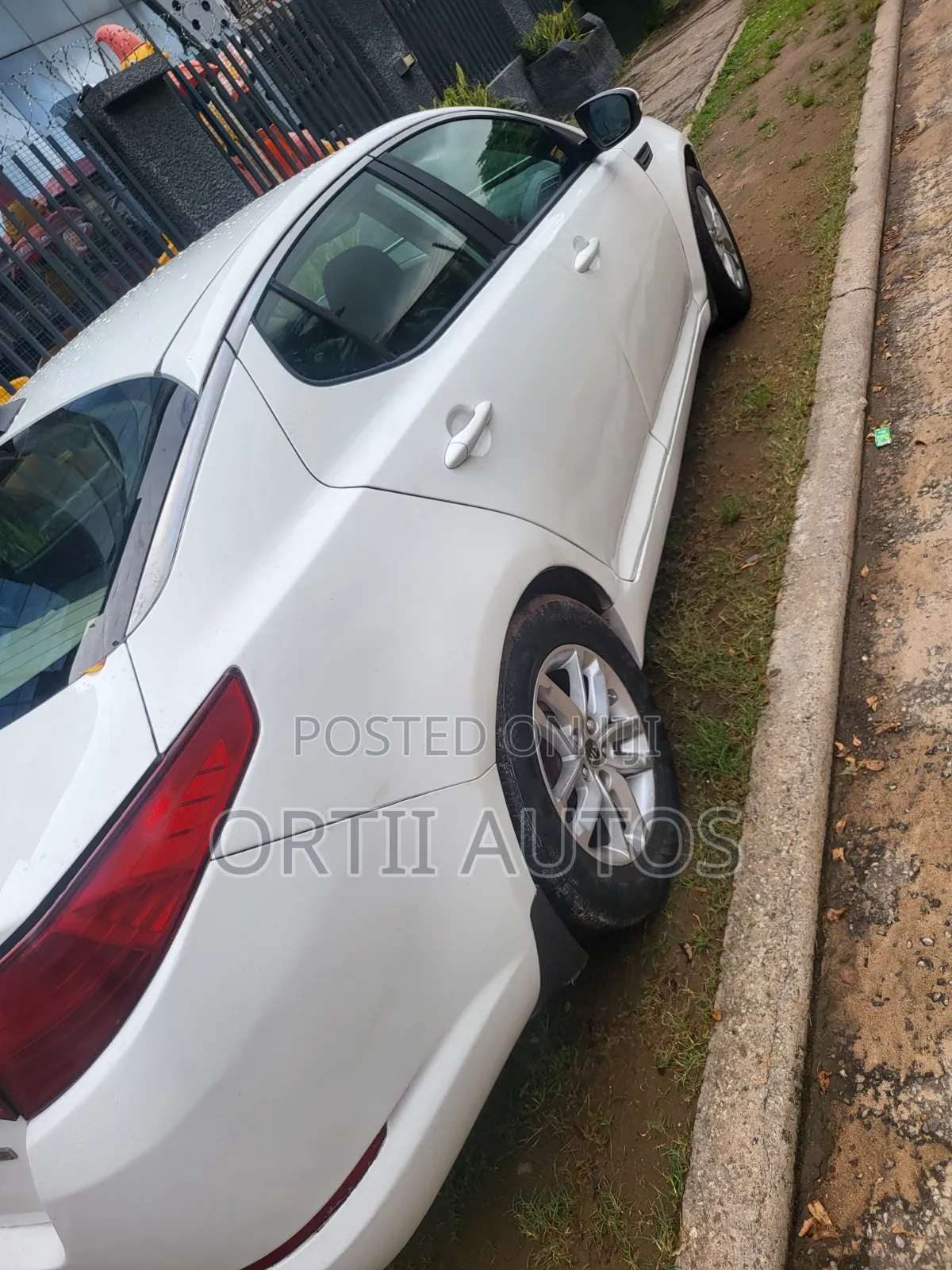 Kia Optima 2011 White