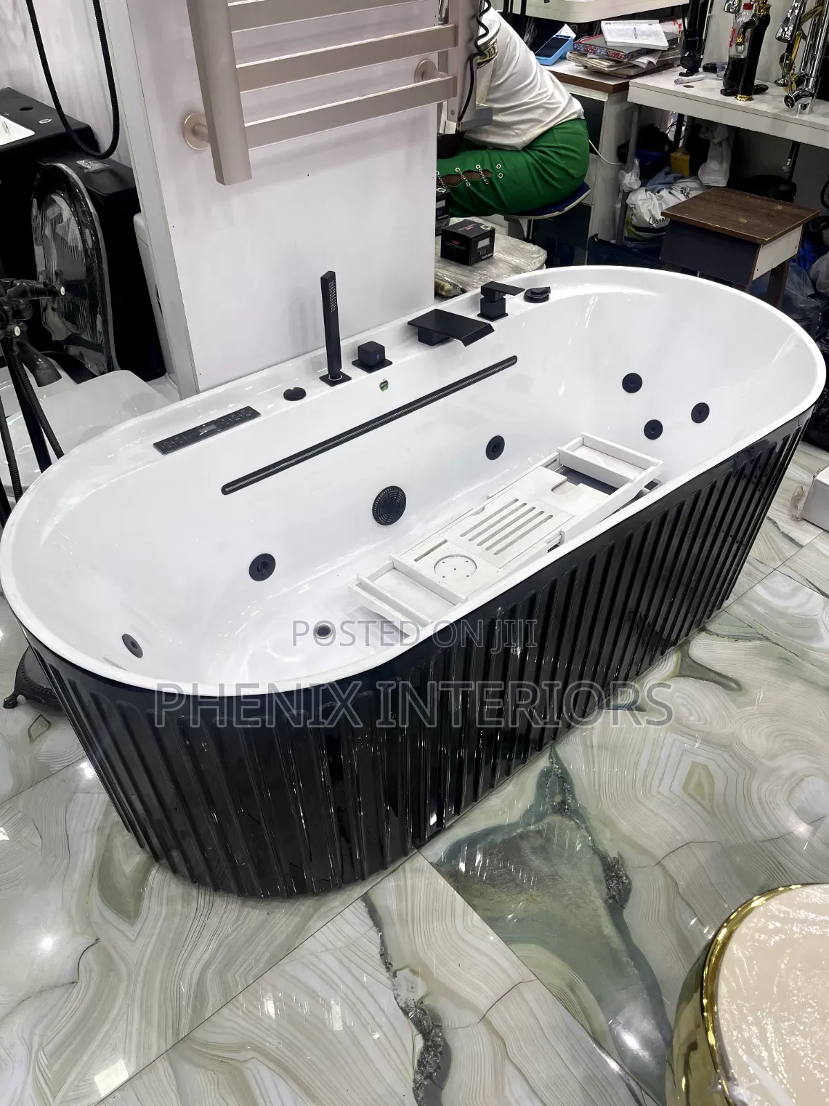 170cm × 80cm Executive Jacuzzi Bathub With Mixer