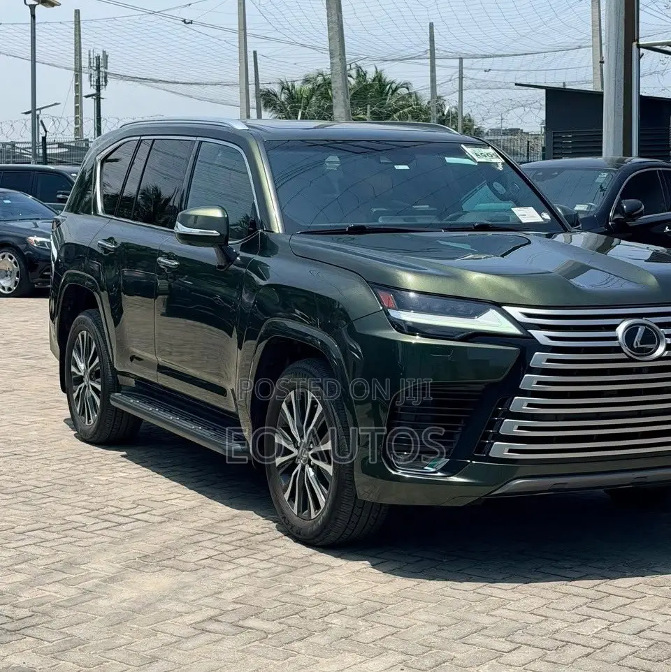Lexus LX 2022 Green