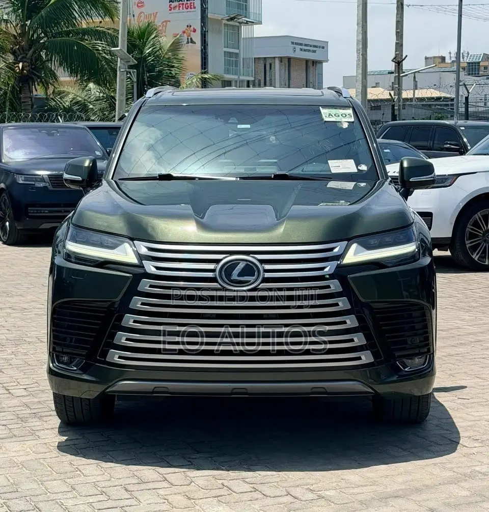Lexus LX 2022 Green