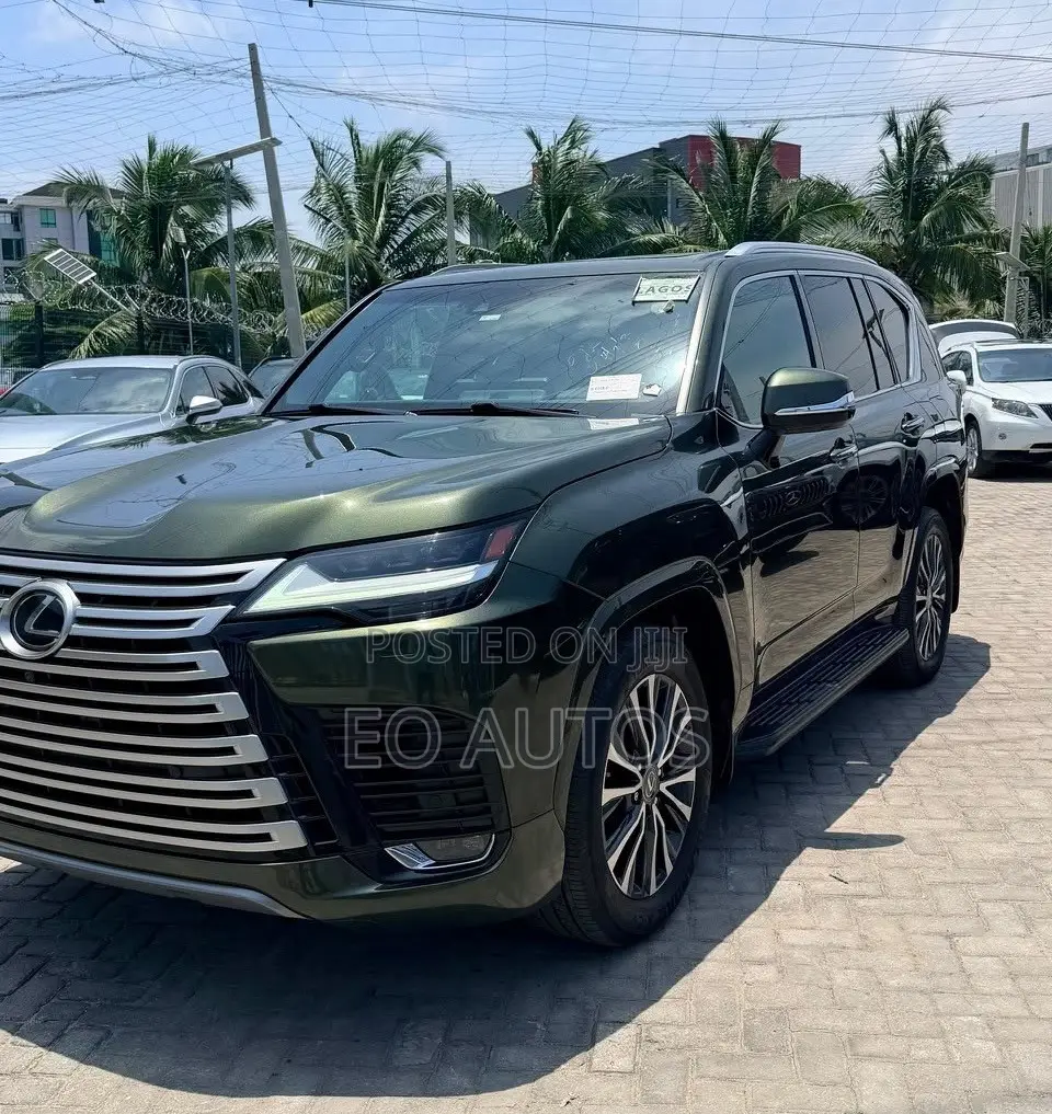 Lexus LX 2022 Green