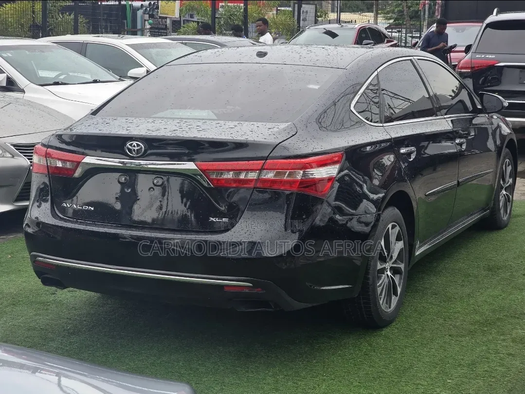 Toyota Avalon 2018 Black
