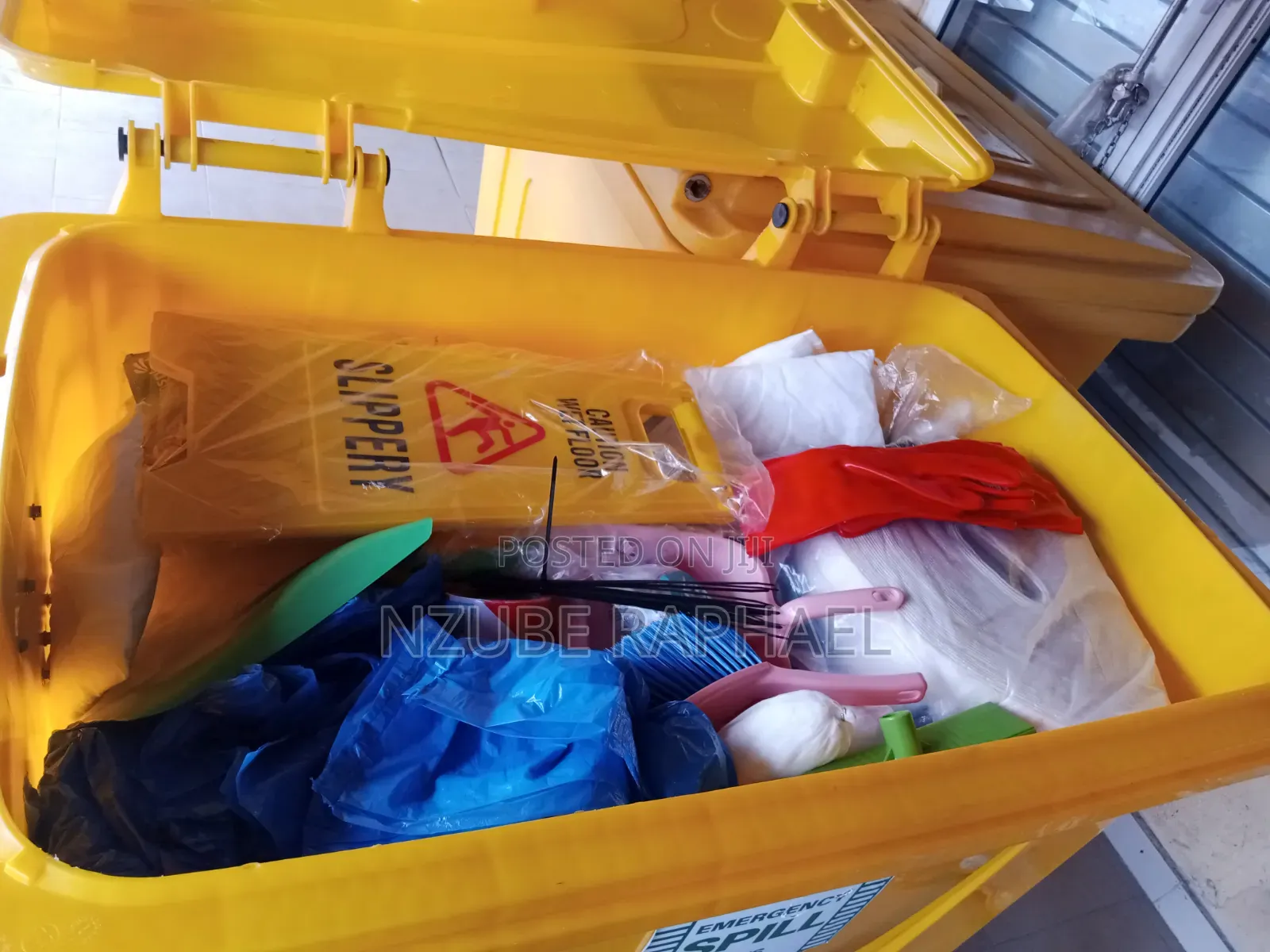 Emergency Oil Spill Kit 600l
