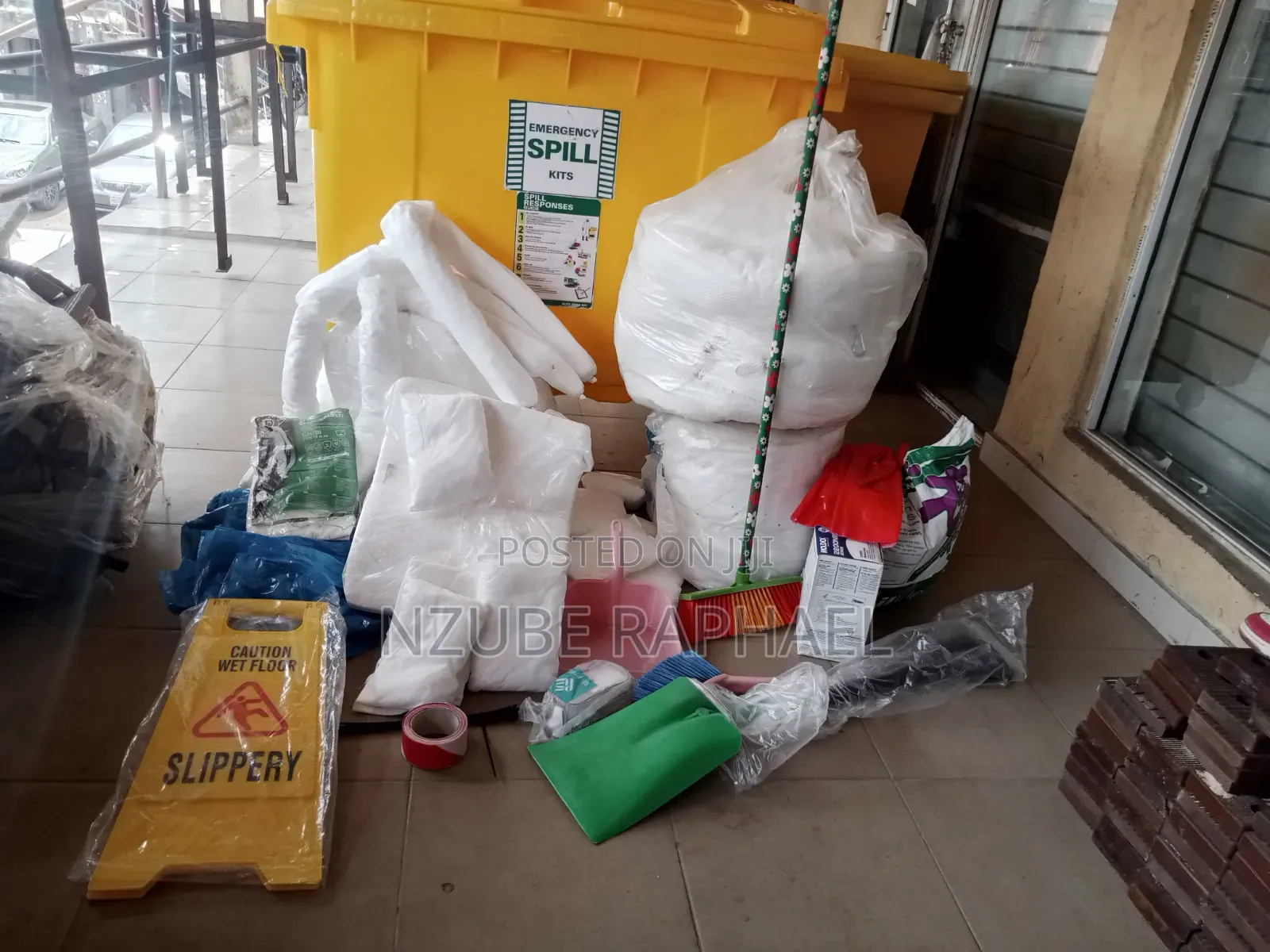 Emergency Oil Spill Kit 600l