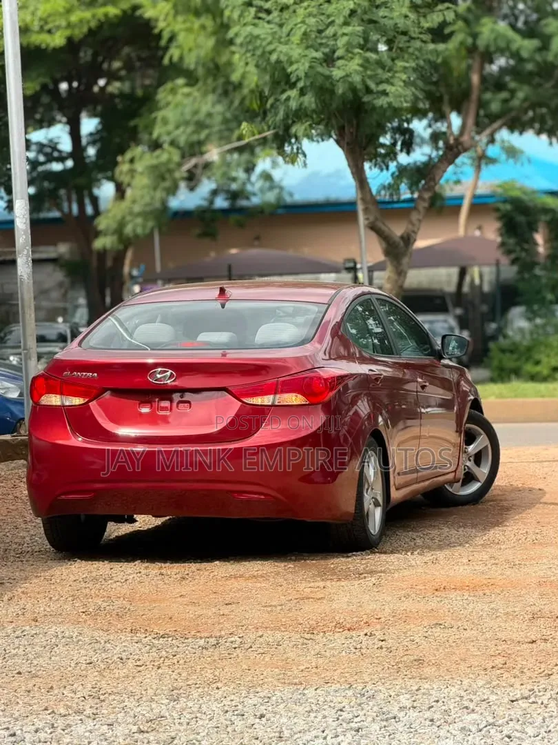 Hyundai Elantra 2013 Red