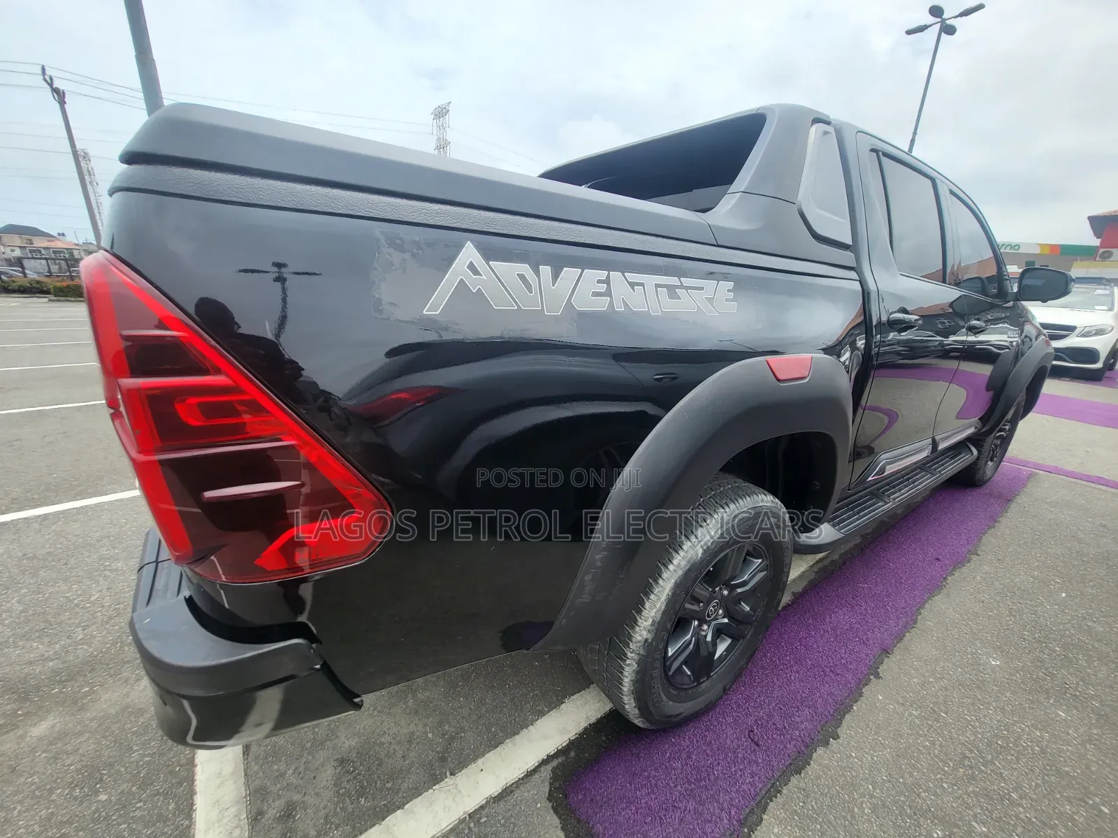 Toyota Hilux 2024 Black