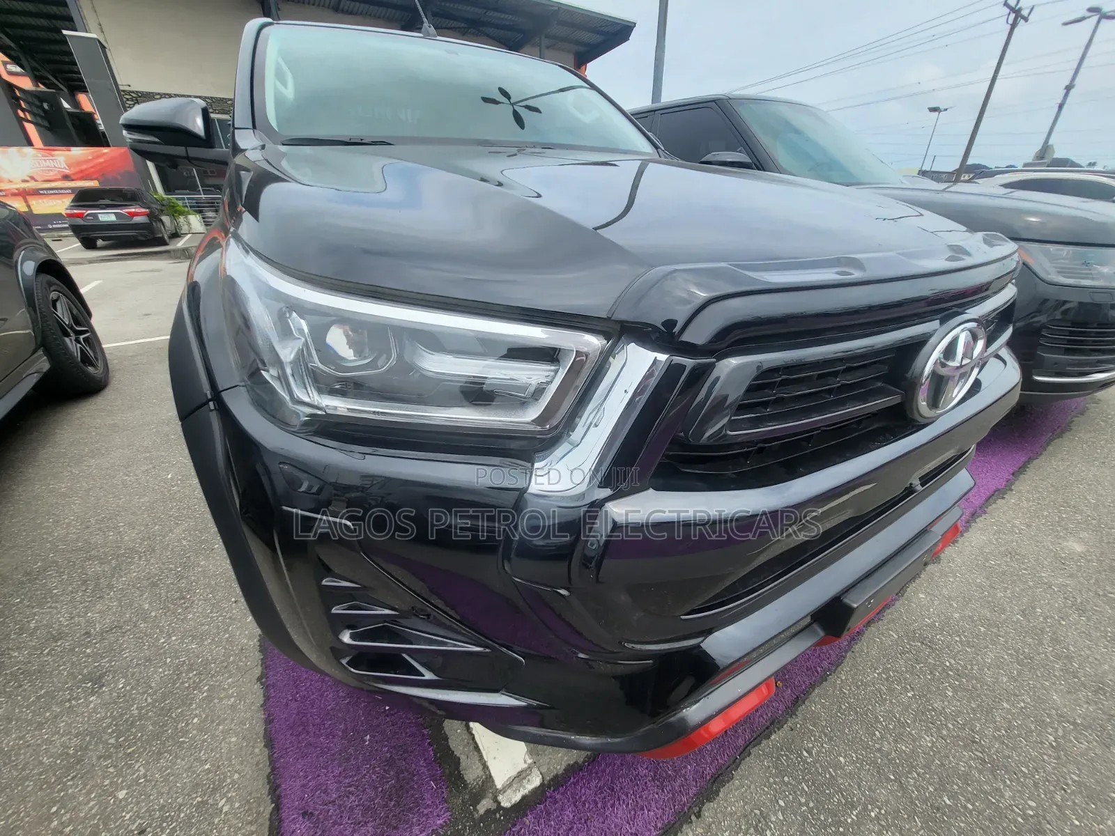 Toyota Hilux 2024 Black