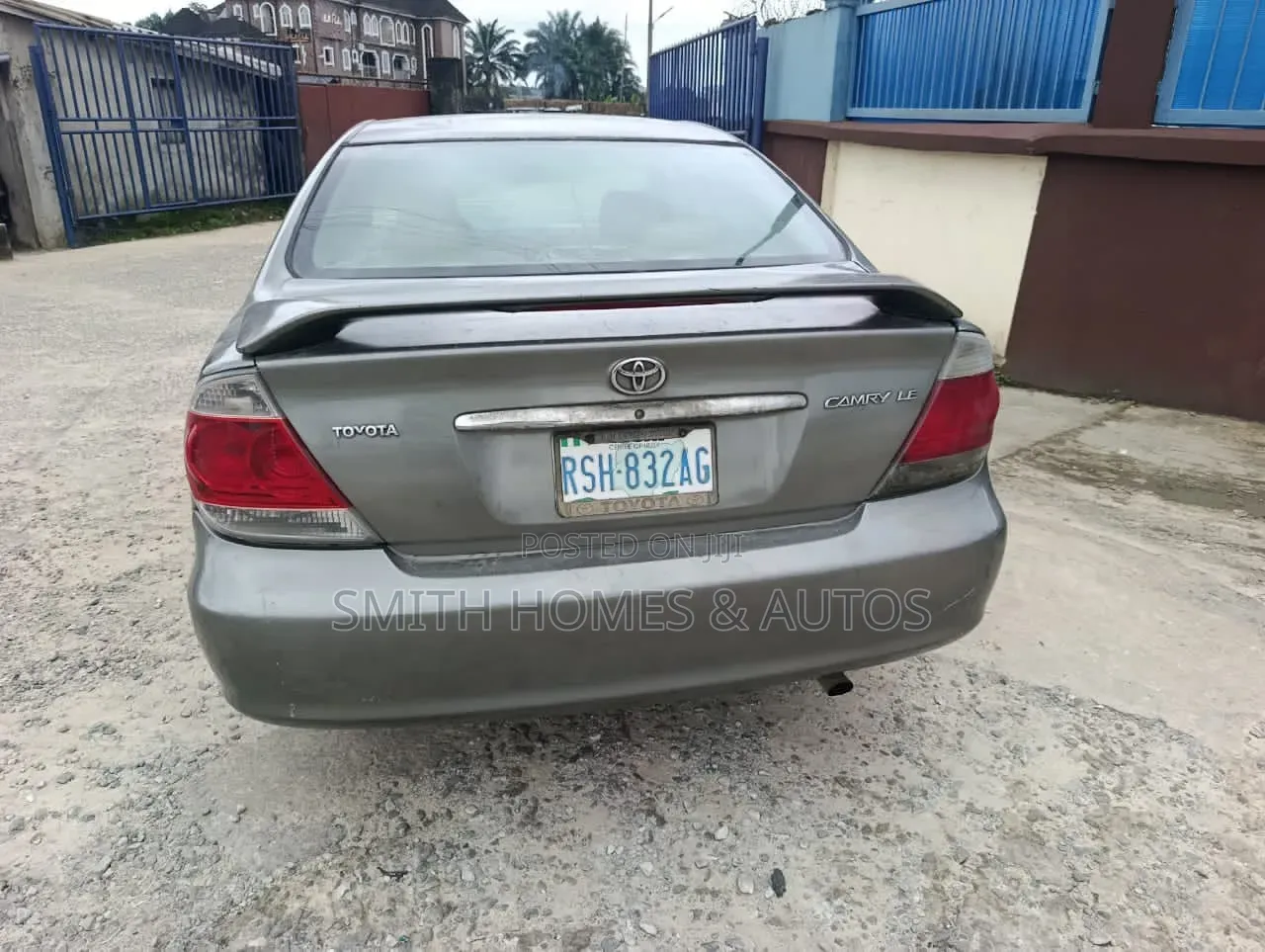 Toyota Camry LE 4dr Sedan (2.4L 4cyl 4A) 2004 Gray